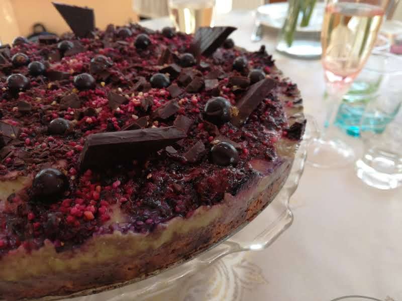Raw Chocolate and Black Currant Cake