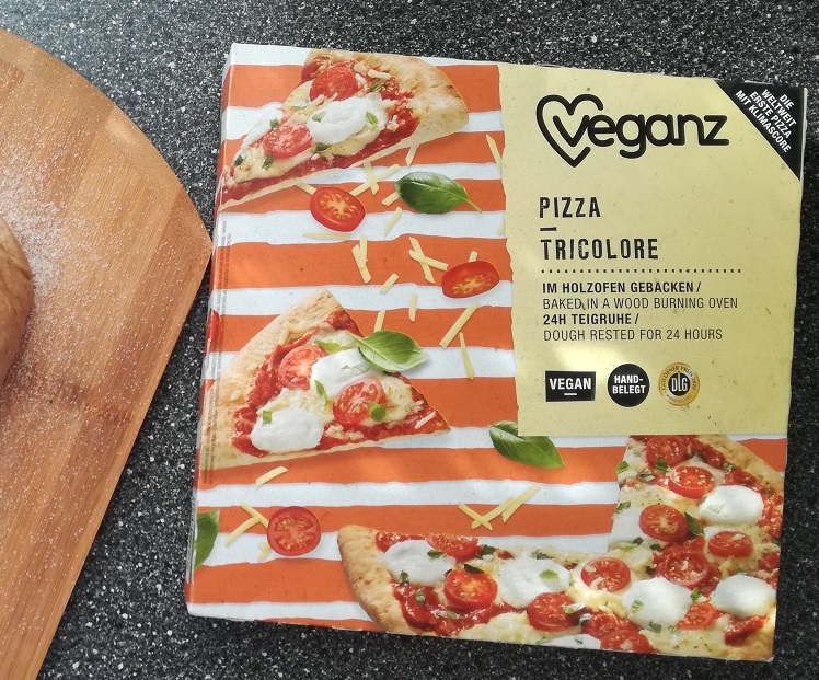 Veganz pizza Tricolore Review